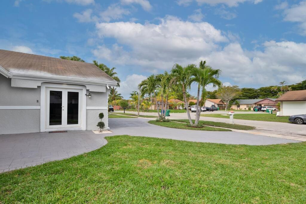 Spacious 4 Bedrooms, 2 Bathroom House With Pool Miramar Exteriör bild